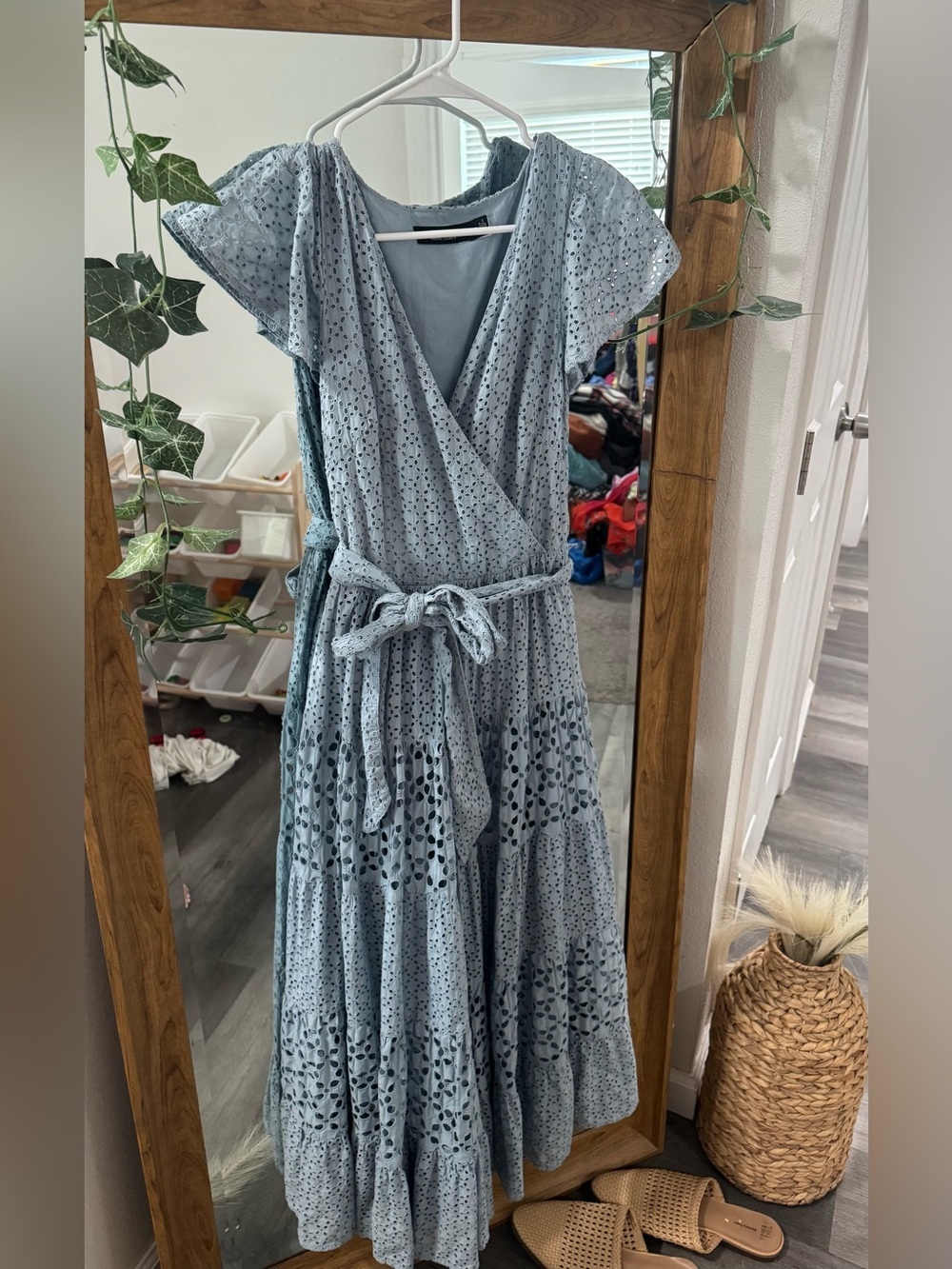 LIKE NEW Ralph Lauren Eyelet Cotton Midi Dress - Picture 3 of 4